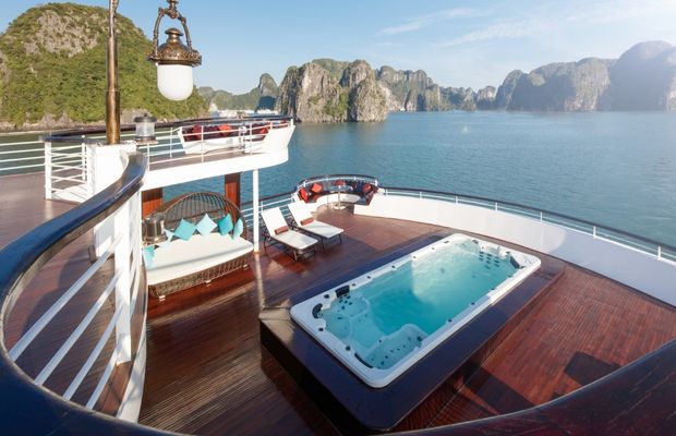 Jacuzzi on Ambassador Cruise's sundeck